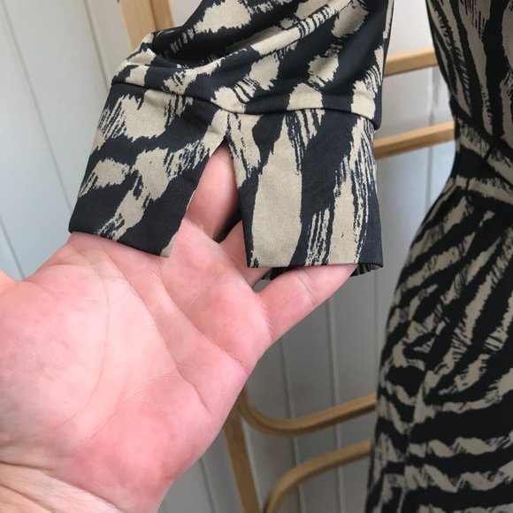 Diana Ferrari | Size S | Short Sleeve Animal Print Knee Length Wrap Dress - Picture 6 of 8